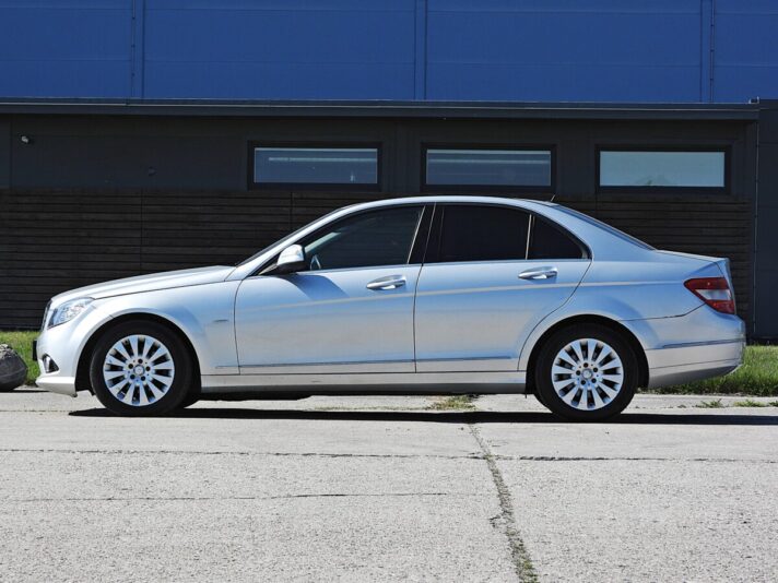 MERCEDES BENZ C220