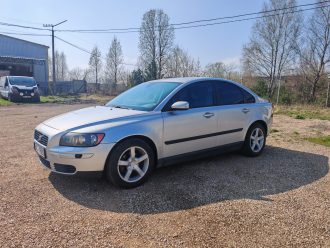 VOLVO S40 1,6D. JAUNA T. A.
