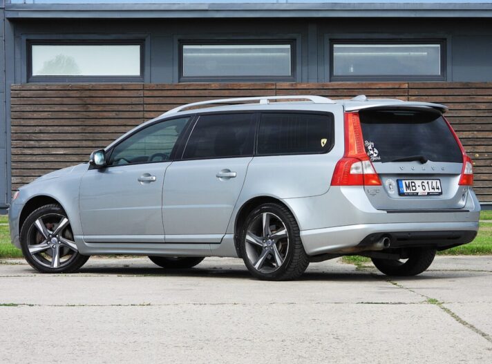 VOLVO V70