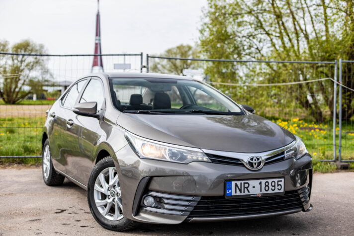 TOYOTA COROLLA
