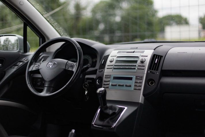 TOYOTA COROLLA VERSO