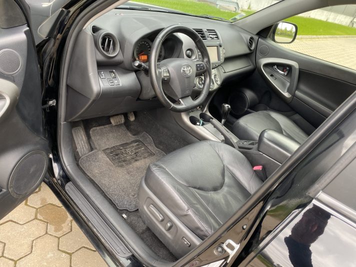 TOYOTA RAV-4 2.2D 4D  110kw Automāts 4x4