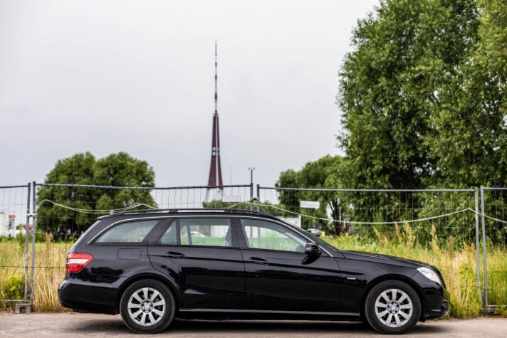 MERCEDES BENZ E220