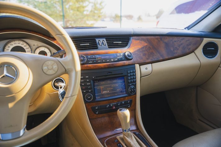 MERCEDES BENZ CLS320
