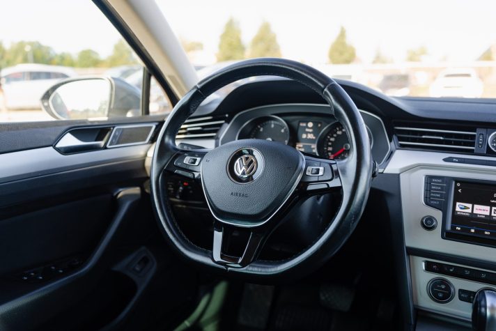 VW PASSAT