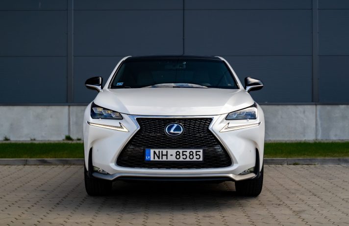 LEXUS NX300H