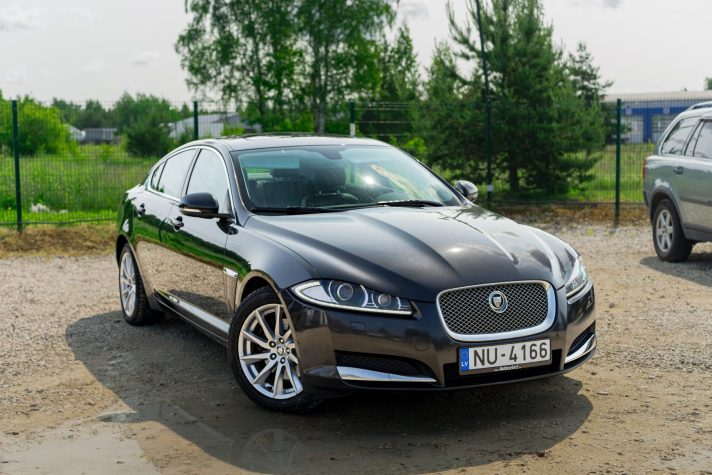 JAGUAR XF