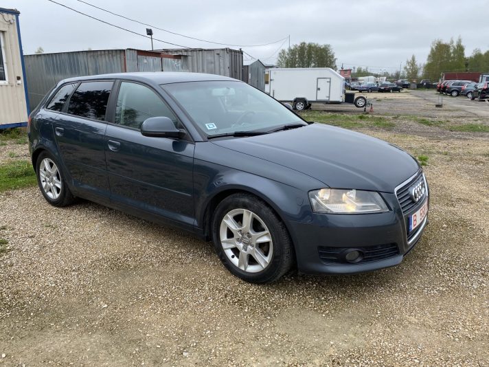 AUDI A4 1.9