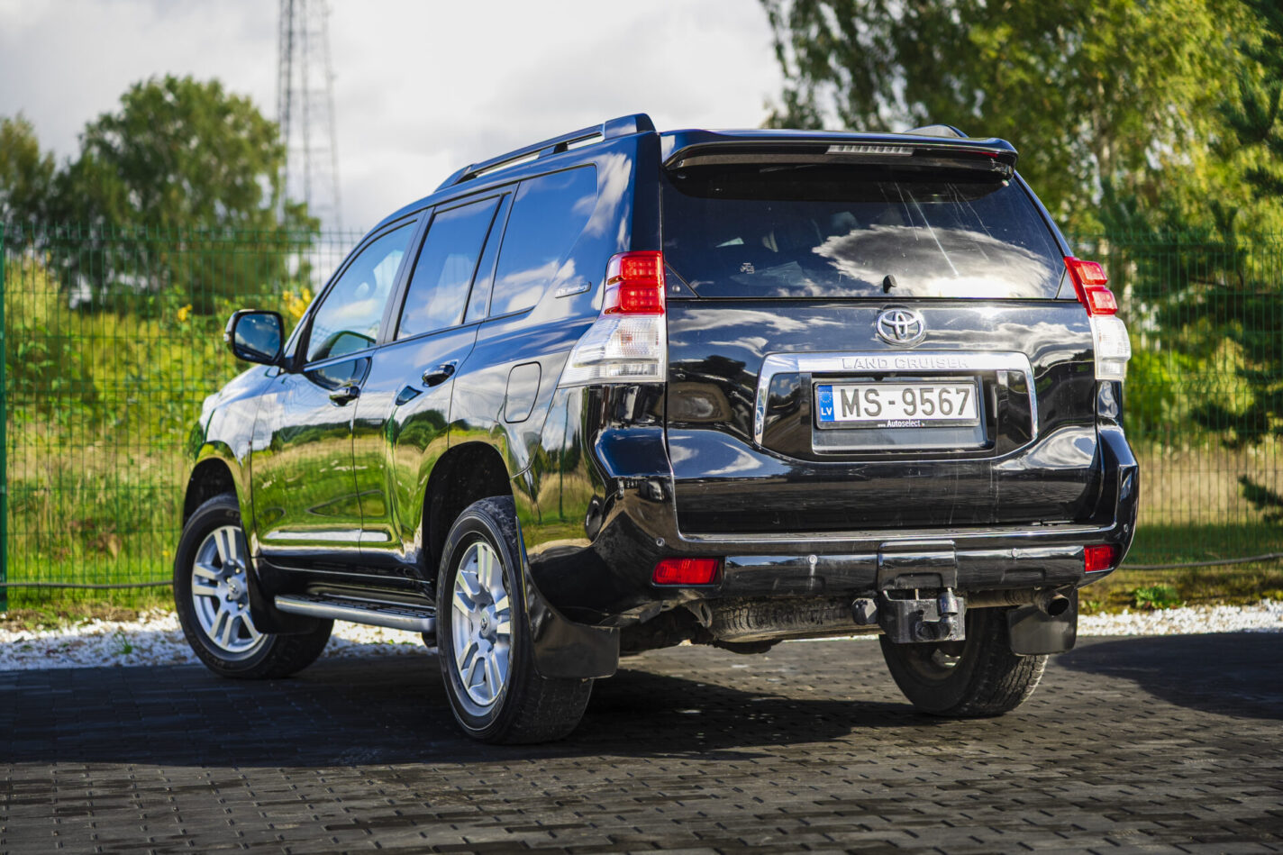 TOYOTA LAND CRUISER