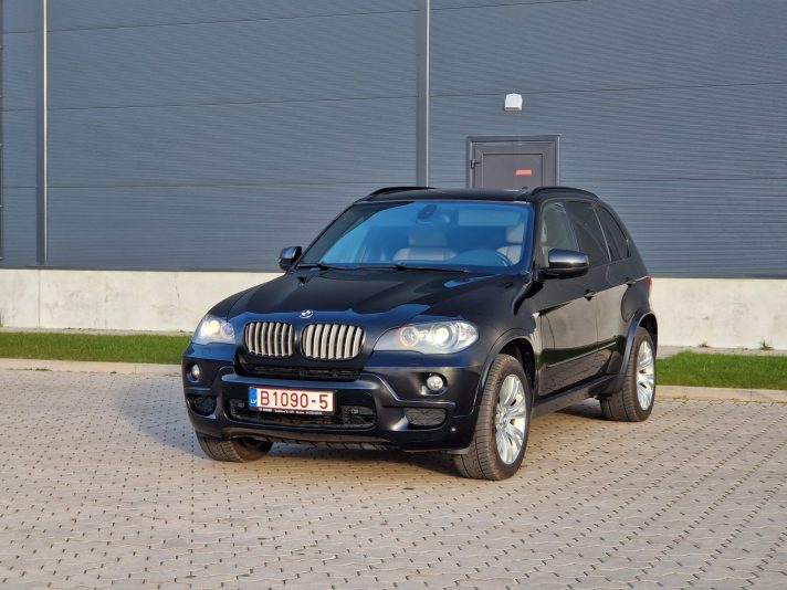 BMW X5 M-pack 2010 G. Melna krāsa 210 Kw