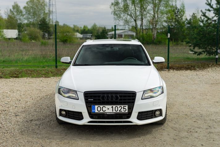 AUDI A4 AVANT QUATTRO