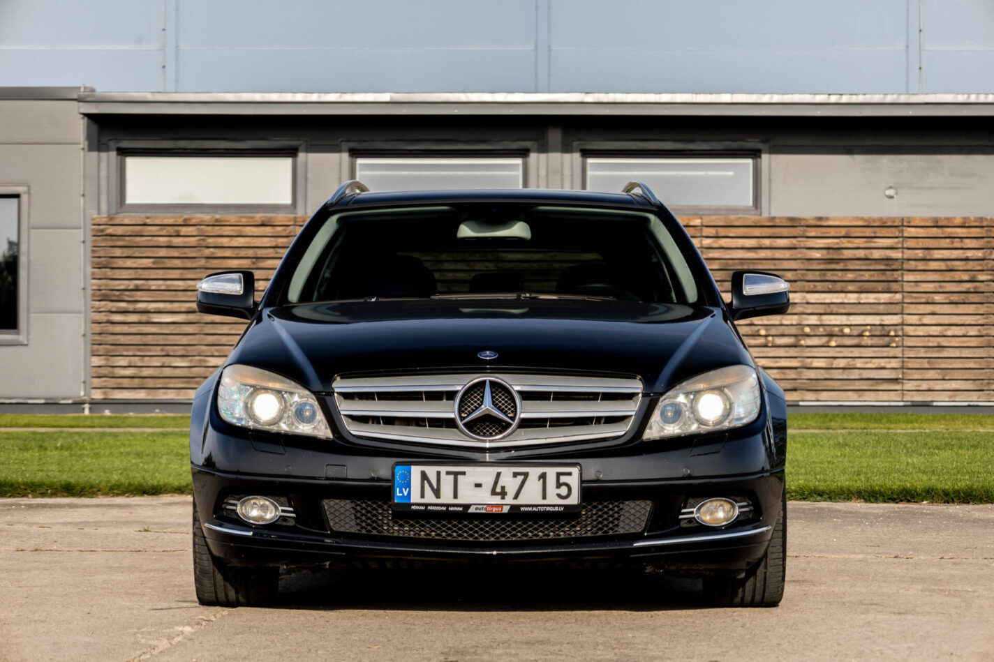 MERCEDES BENZ C320