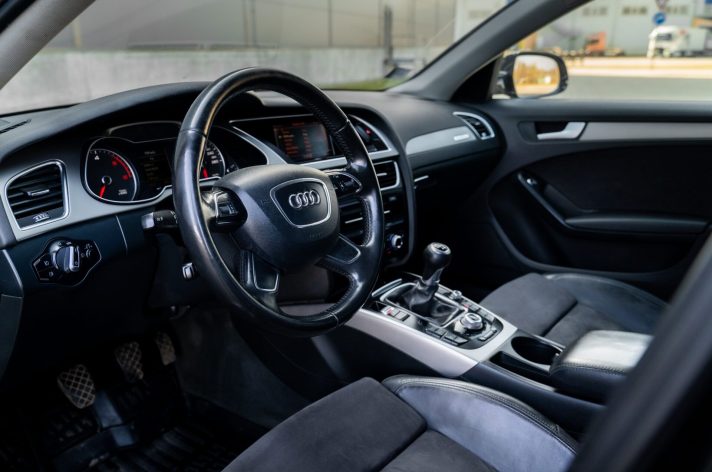 AUDI A4 AVANT