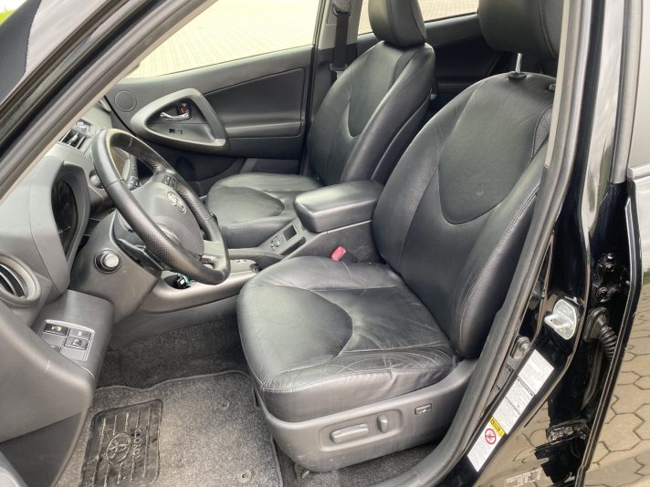 TOYOTA RAV-4 2.2D 4D  110kw Automāts 4x4