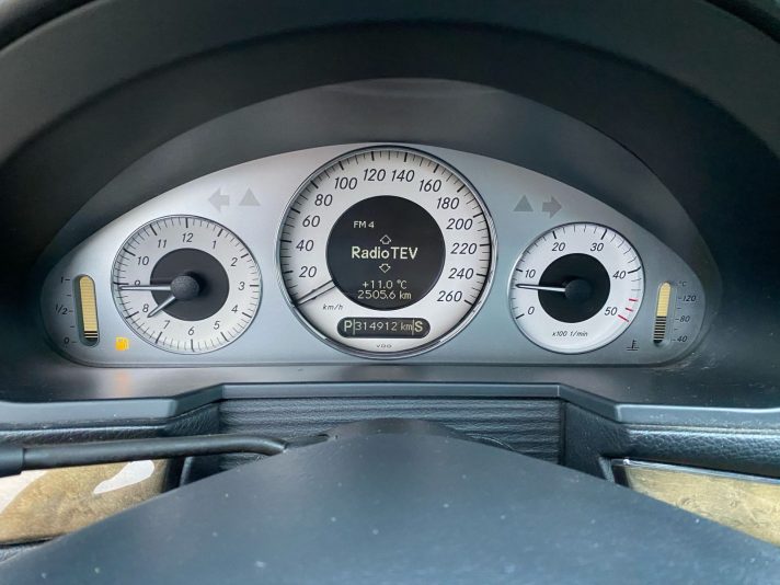 MERCEDES BENZ E320 CDI AVANGARDE  Face-Lift