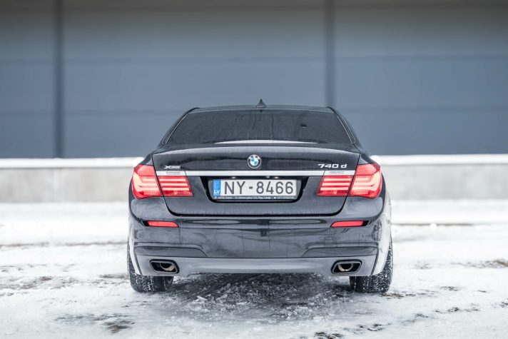 BMW 740