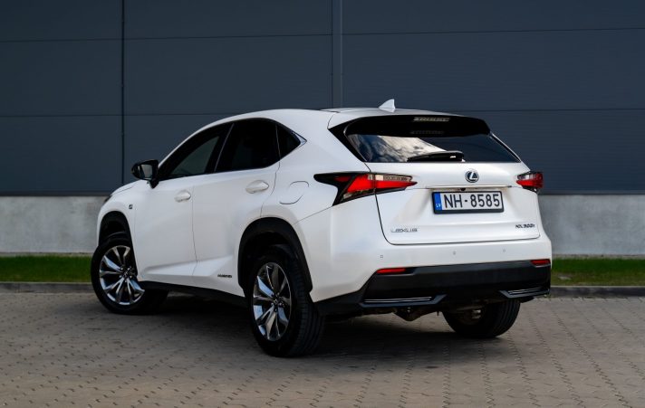 LEXUS NX300H