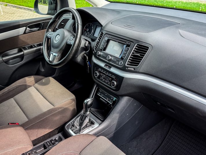 VW SHARAN
