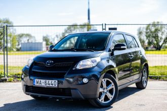 TOYOTA URBAN CRUISER