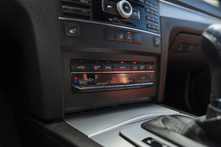 MERCEDES BENZ E250