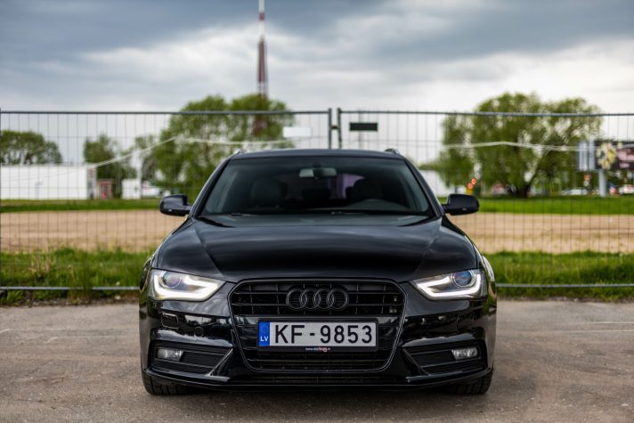 AUDI A4 AVANT