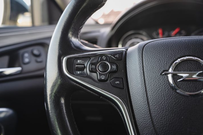 OPEL INSIGNIA SPORTS TOURER SW