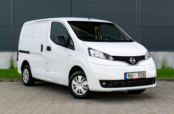 NISSAN NV200