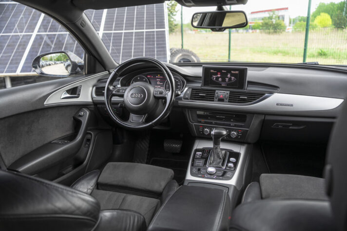 AUDI A6 AVANT QUATTRO