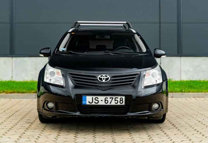 TOYOTA AVENSIS