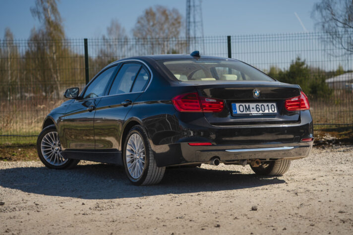 BMW 320