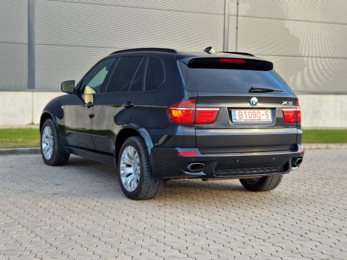 BMW X5 M-pack 2010 G. Melna krāsa 210 Kw