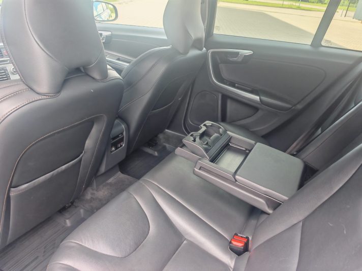 Volvo V60 Cross Country Summum 2,4D AWD
