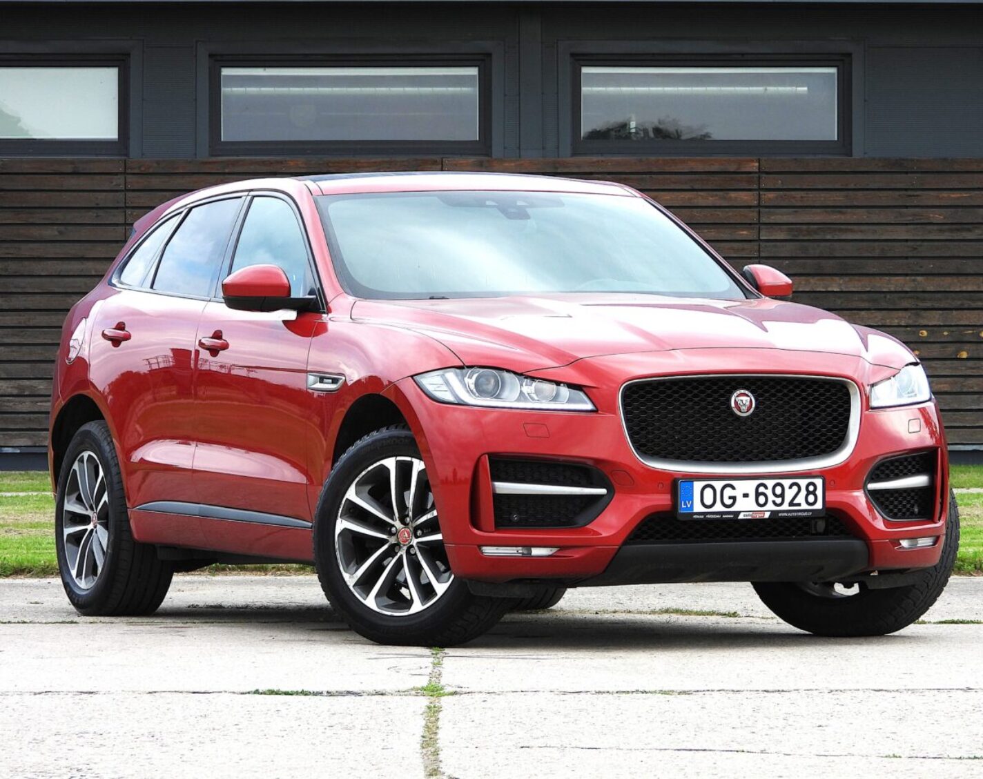 JAGUAR F-PACE
