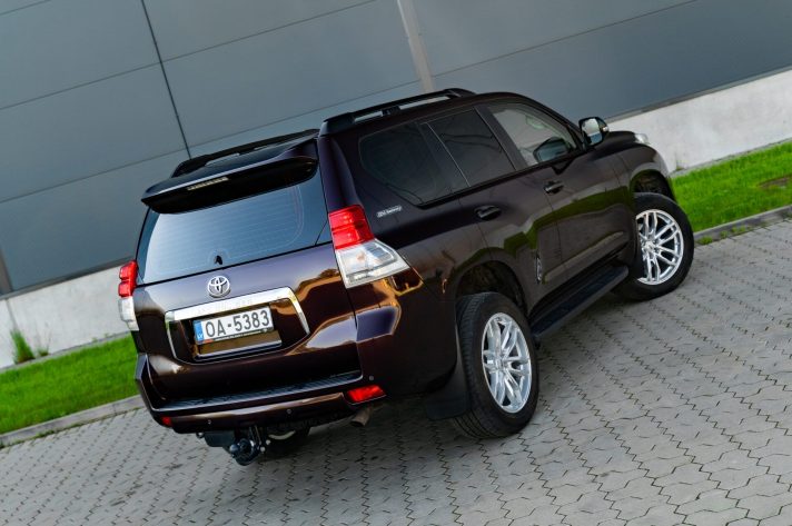 TOYOTA LAND CRUISER
