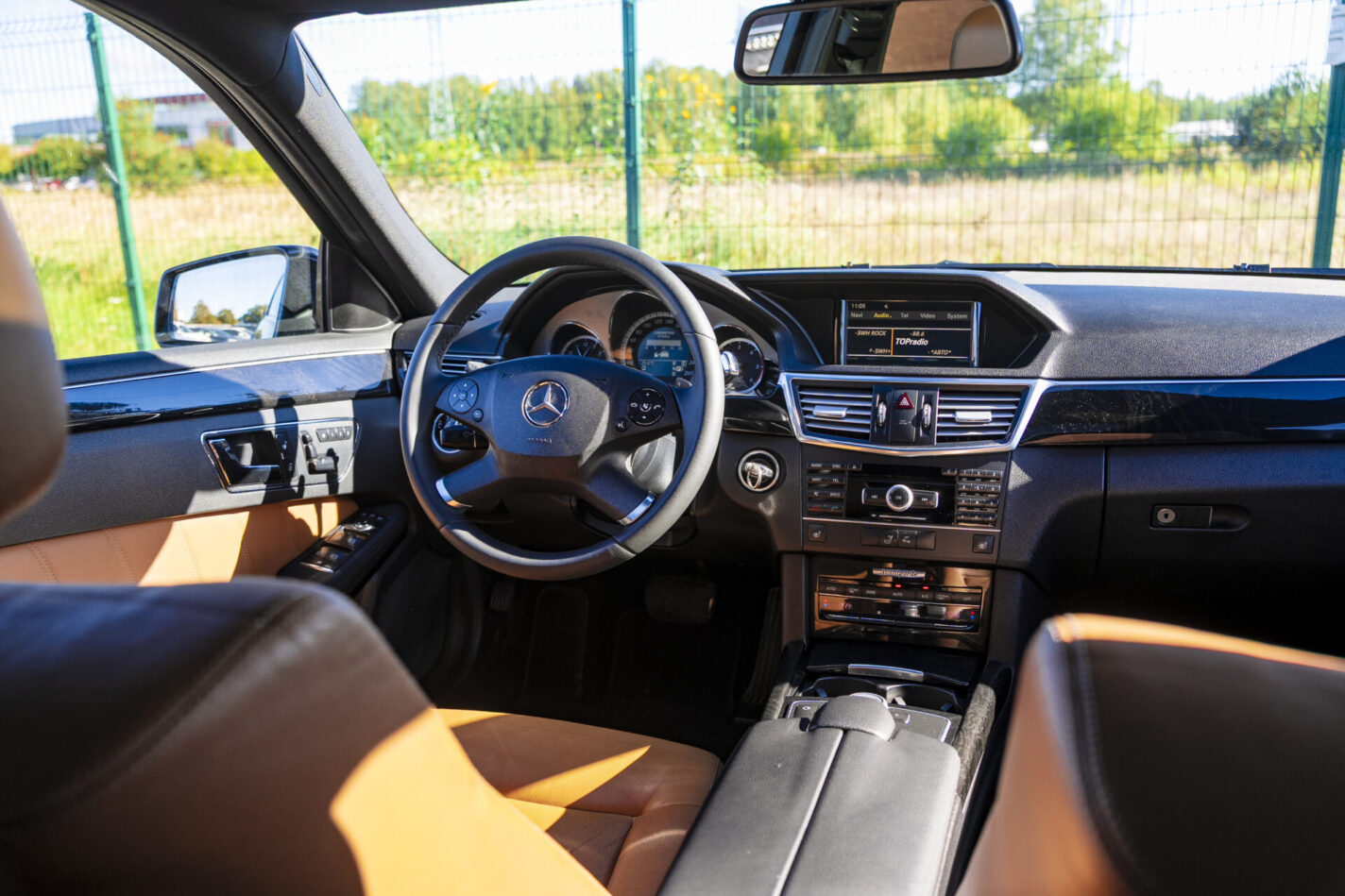 MERCEDES BENZ E300