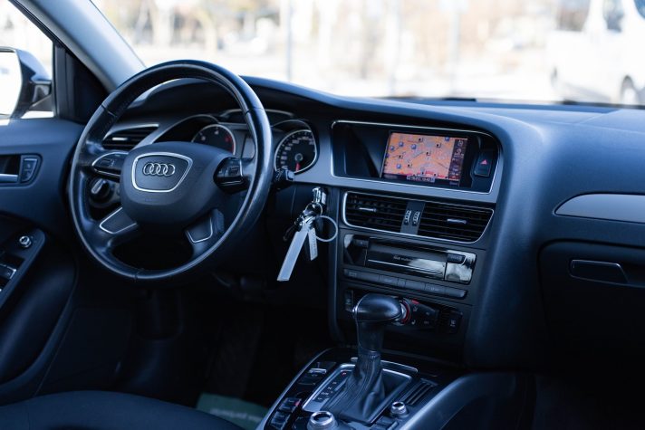 AUDI A4 AVANT