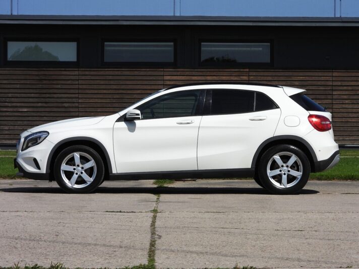 MERCEDES BENZ GLA 200