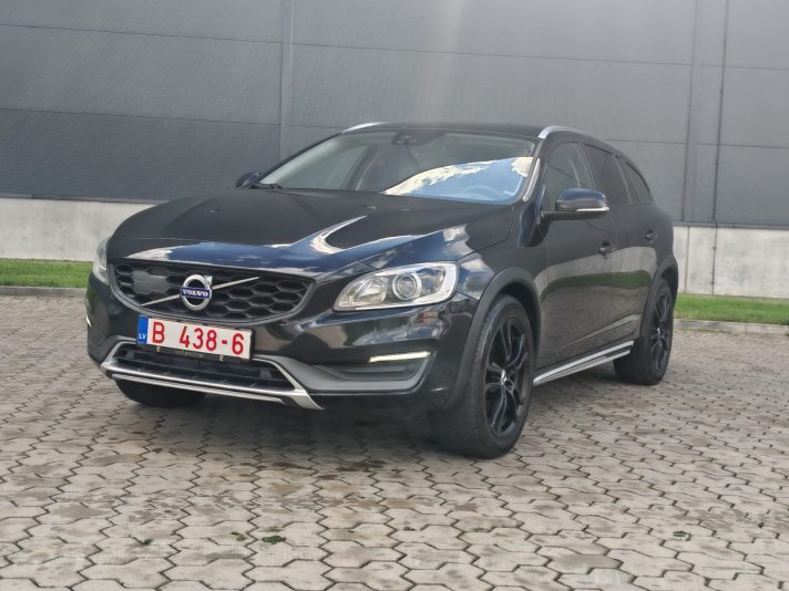 Volvo V60 Cross Country Summum 2,4D AWD