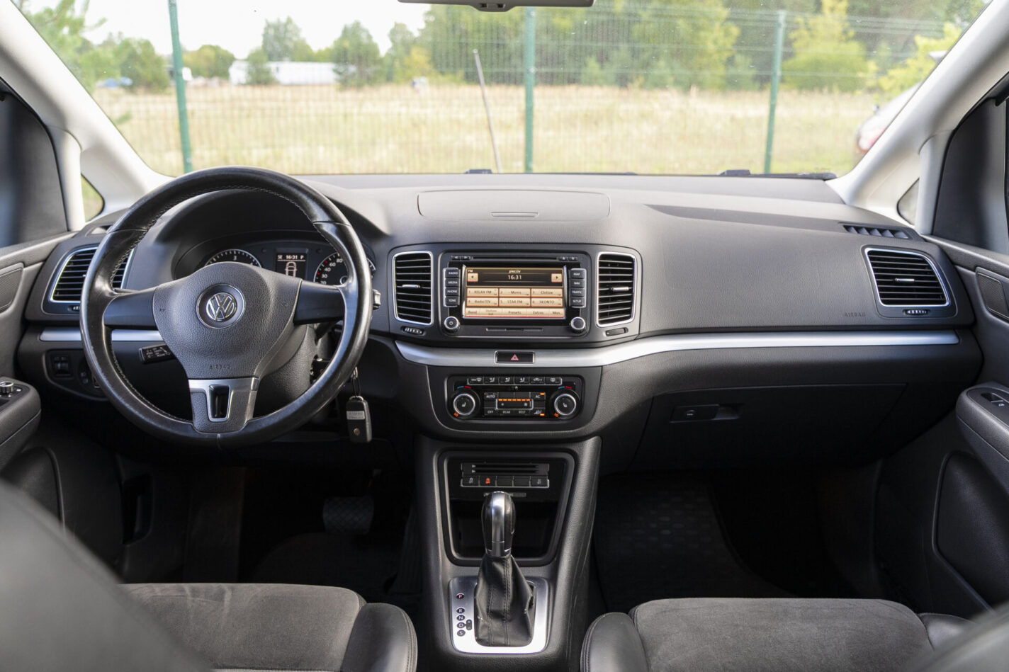 VW SHARAN