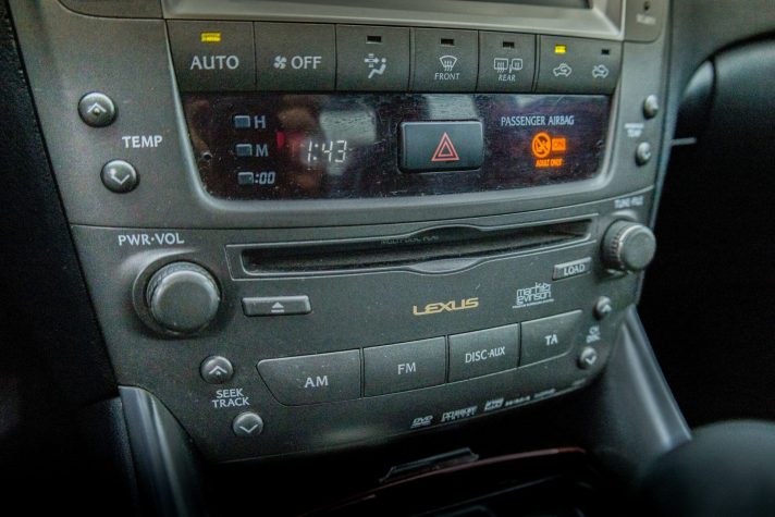 LEXUS IS 220