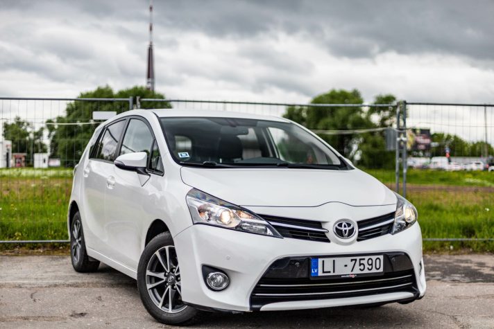TOYOTA VERSO