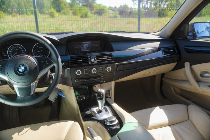 BMW 525