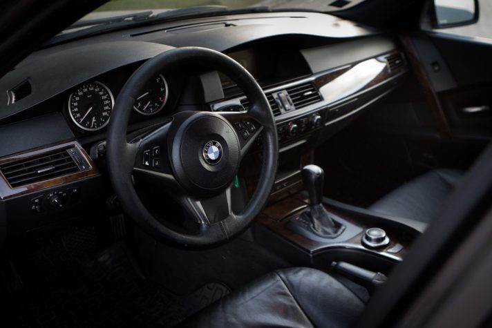 BMW 523