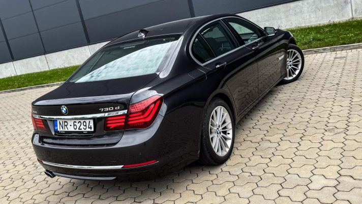 BMW 730
