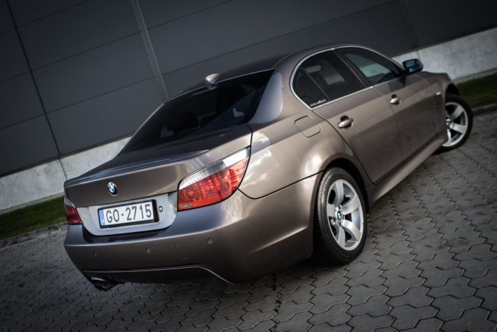 BMW 523