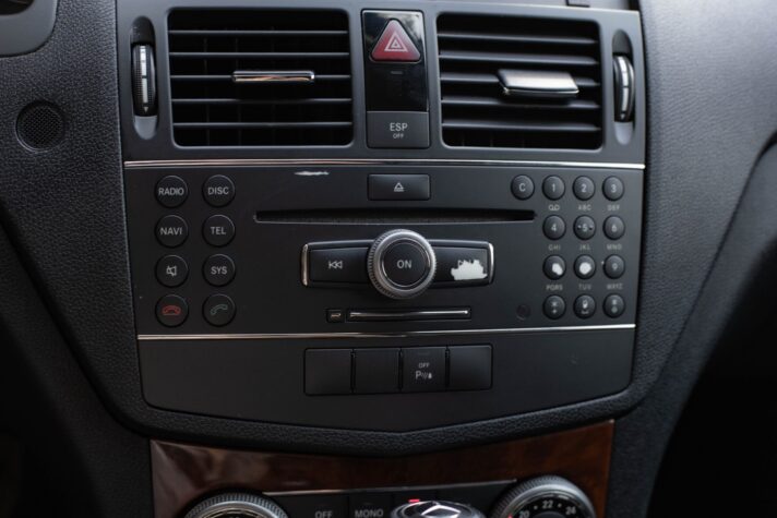 MERCEDES BENZ C220