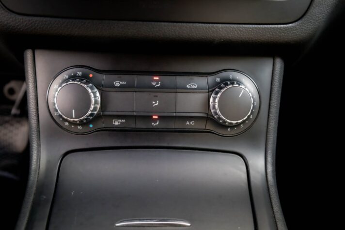 MERCEDES BENZ B 180
