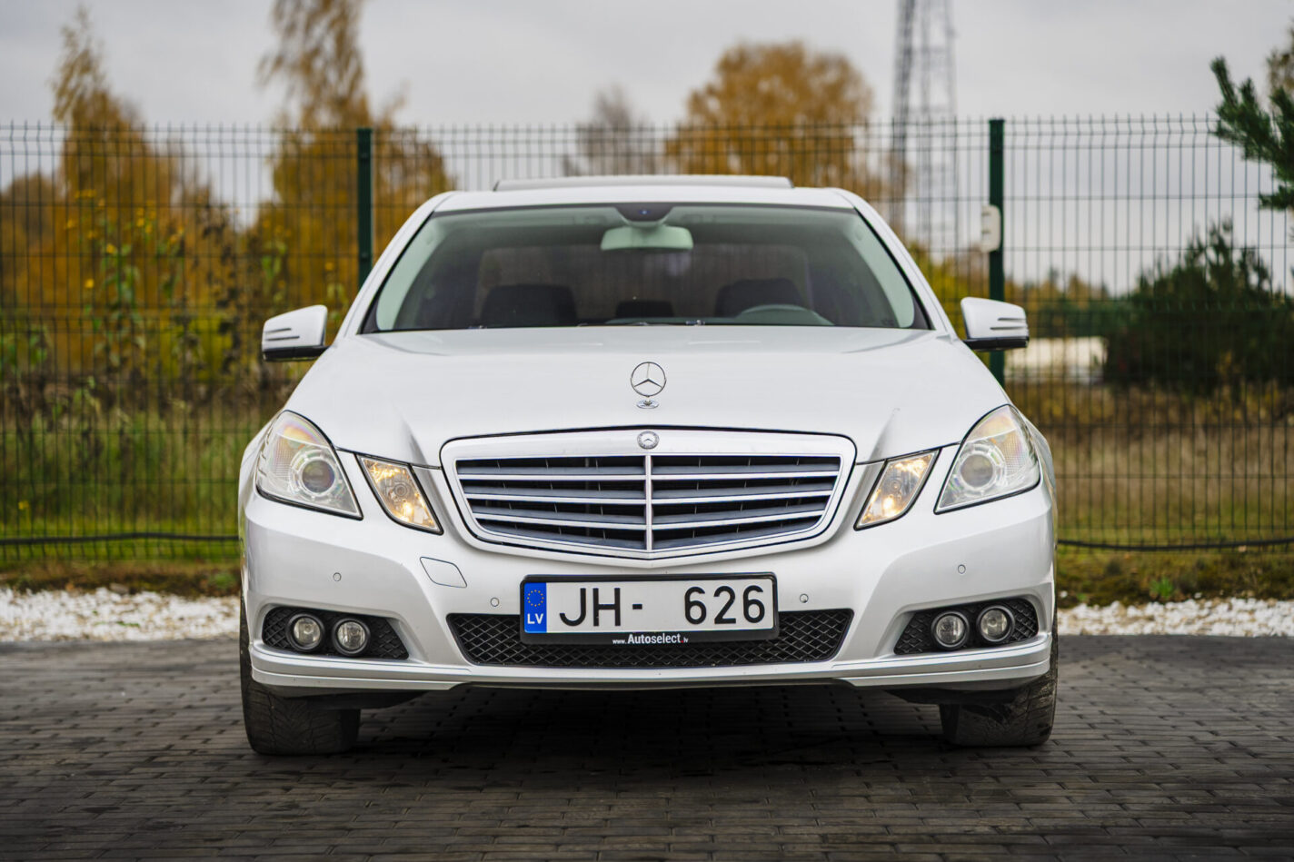 MERCEDES BENZ E 220