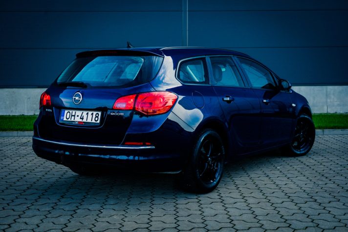 OPEL ASTRA SPORTS TOURER