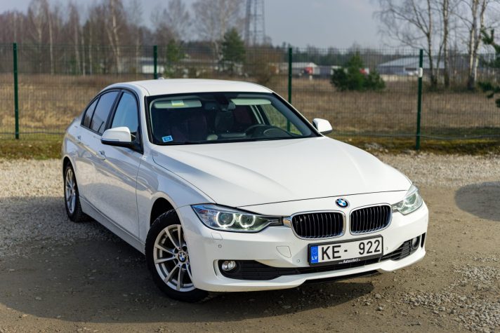BMW 320 F30
